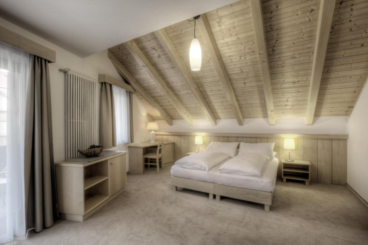 Hotel La Tambra Corvara In Badia Ngoại thất bức ảnh