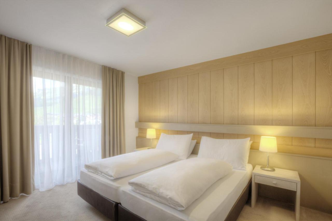 Hotel La Tambra Corvara In Badia Ngoại thất bức ảnh