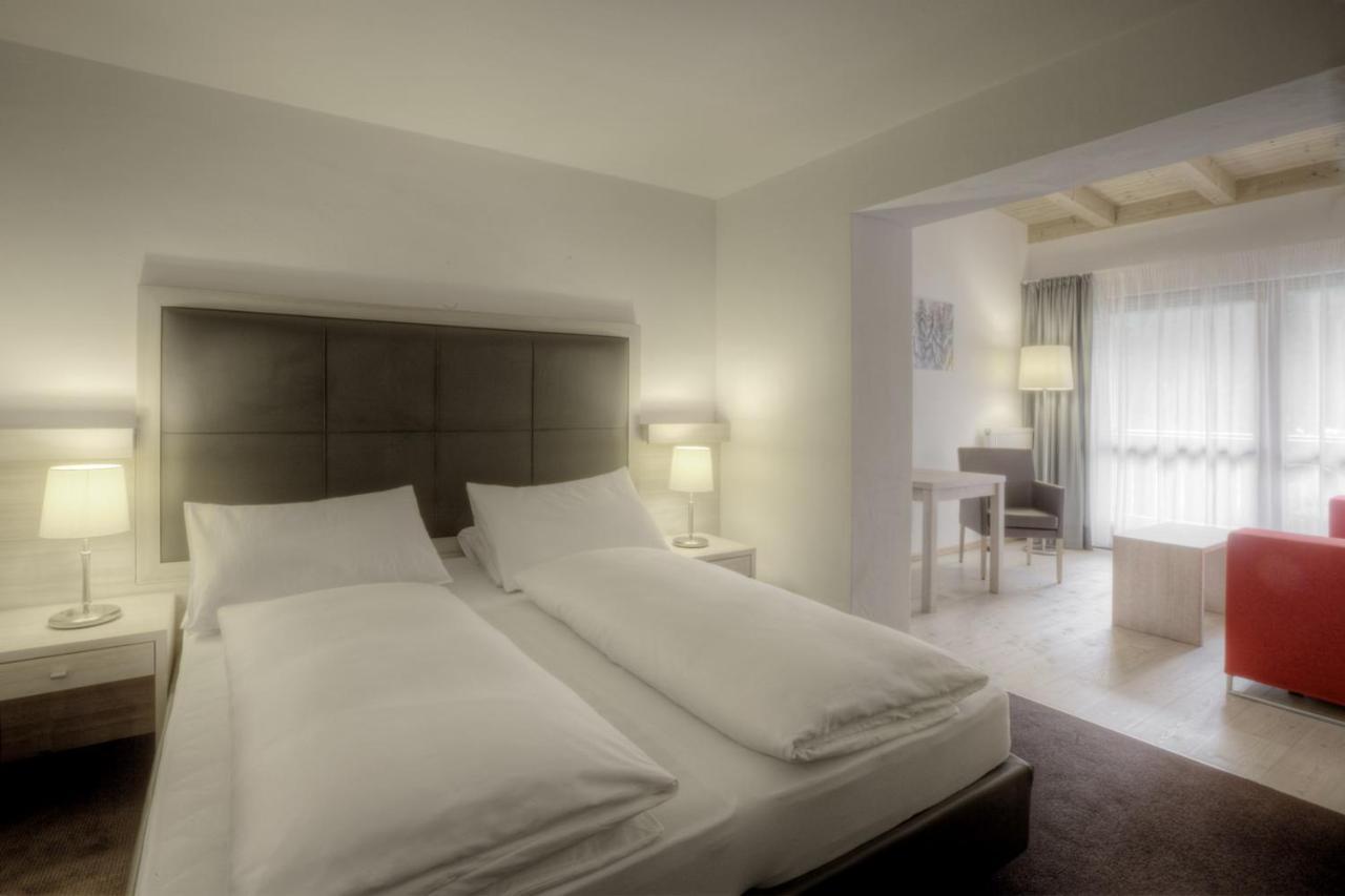 Hotel La Tambra Corvara In Badia Ngoại thất bức ảnh