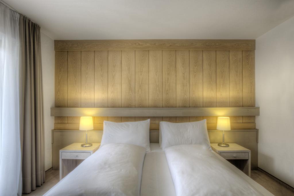 Hotel La Tambra Corvara In Badia Ngoại thất bức ảnh